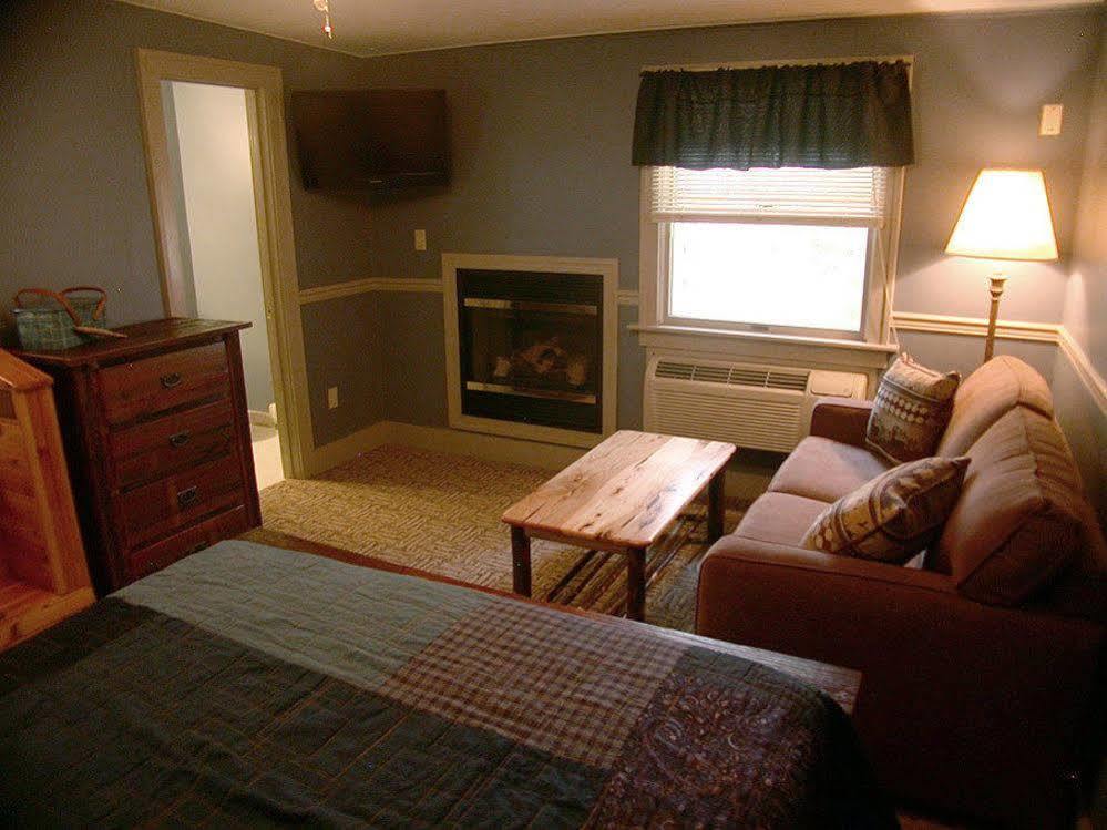 Mountaintop Lodge At Lake Naomi Pocono Pines Екстер'єр фото