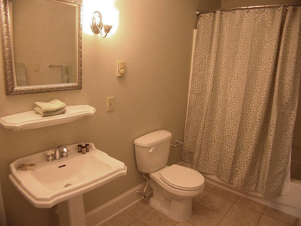 Mountaintop Lodge At Lake Naomi Pocono Pines Екстер'єр фото